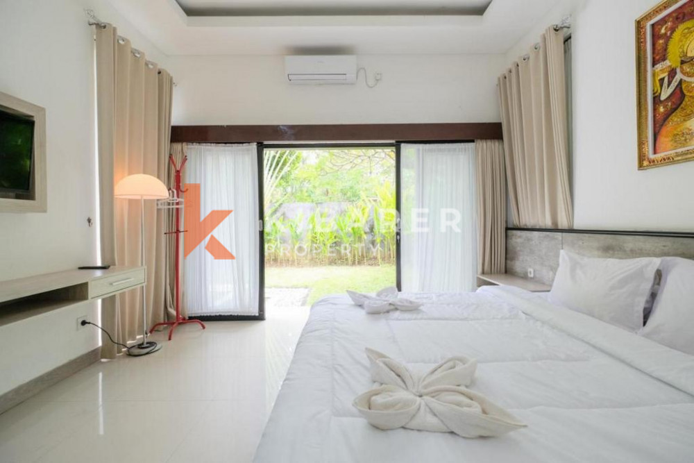 Spacious Five-bedroom Villa with Enclosed Living for Rent in Jimbaran