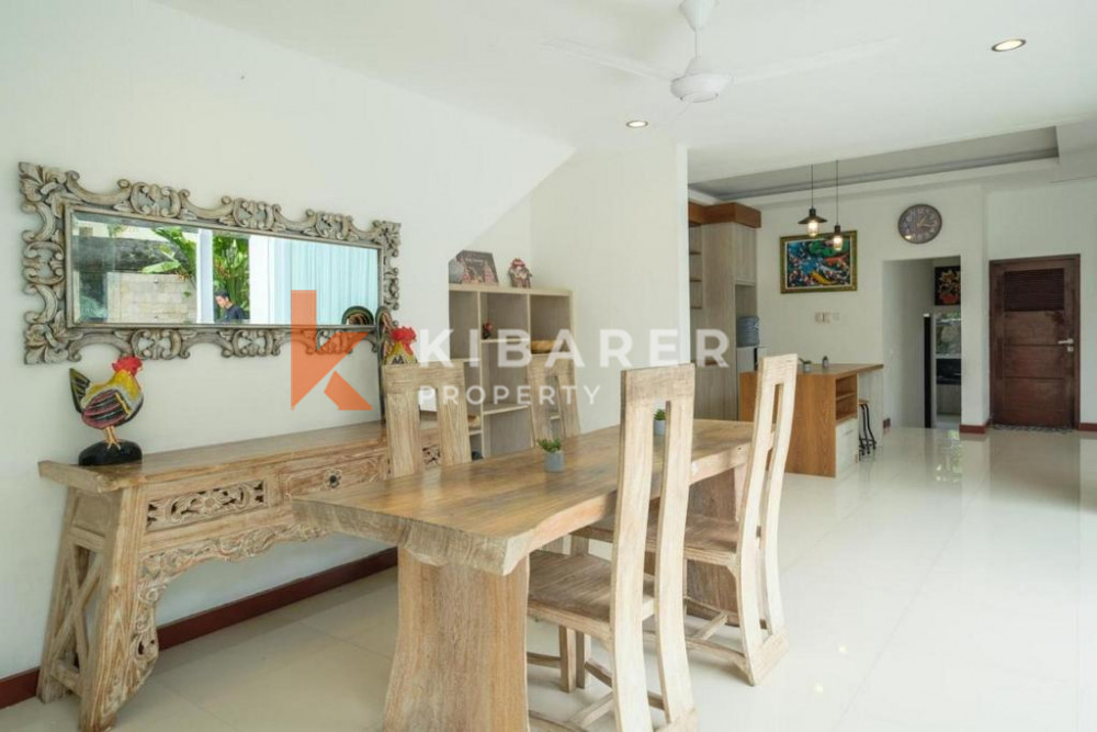 Spacious Five-bedroom Villa with Enclosed Living for Rent in Jimbaran