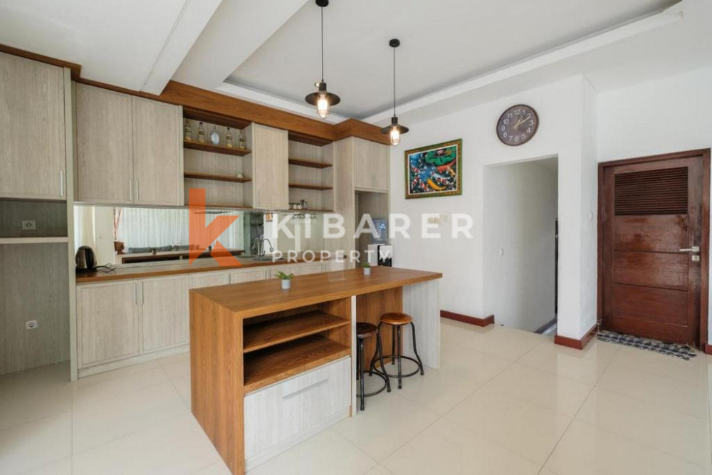 Spacious Five-bedroom Villa with Enclosed Living for Rent in Jimbaran