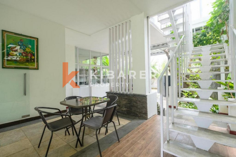 Spacious Five-bedroom Villa with Enclosed Living for Rent in Jimbaran