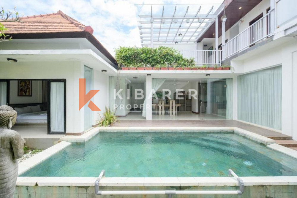 Spacious Five-bedroom Villa with Enclosed Living for Rent in Jimbaran