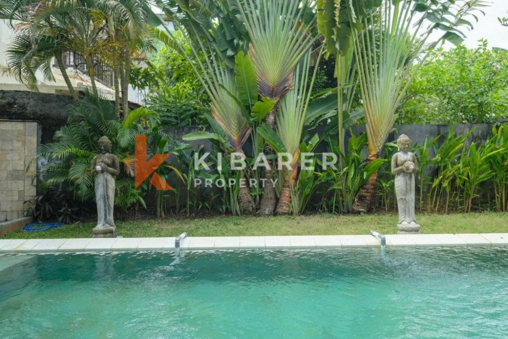 Spacious Five-bedroom Villa with Enclosed Living for Rent in Jimbaran