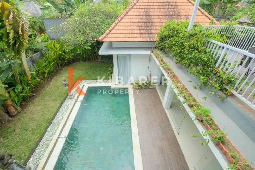 Spacious Five-bedroom Villa with Enclosed Living for Rent in Jimbaran