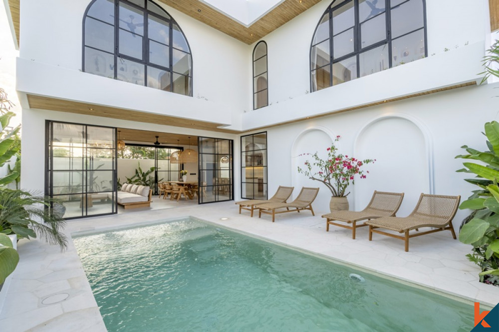 Luxurious Five Bedrooms Freehold Villa for Sale in Canggu