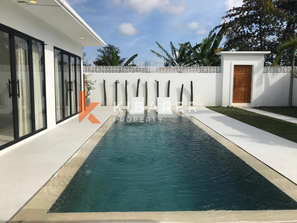 Luxurious White Villa with Three-bedrooms for Rent in Kerobokan