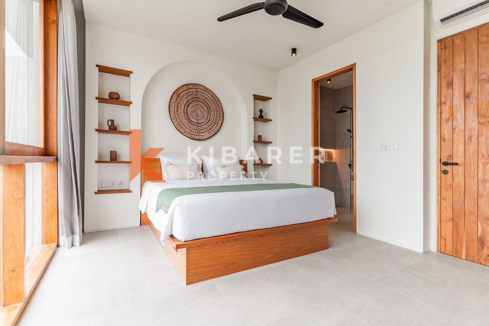 Villa minimaliste chic de deux chambres avec salon fermé à Canggu