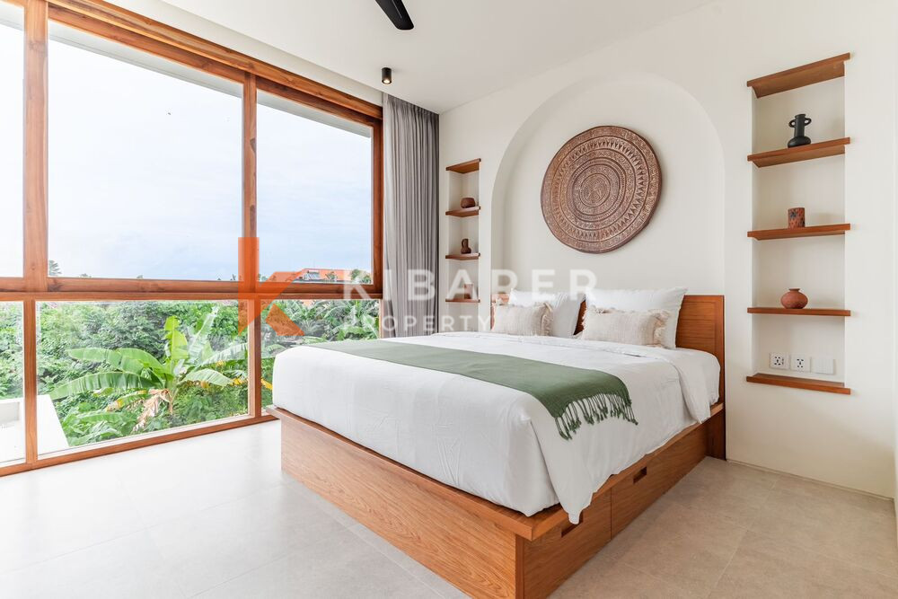 Villa minimaliste chic de deux chambres avec salon fermé à Canggu