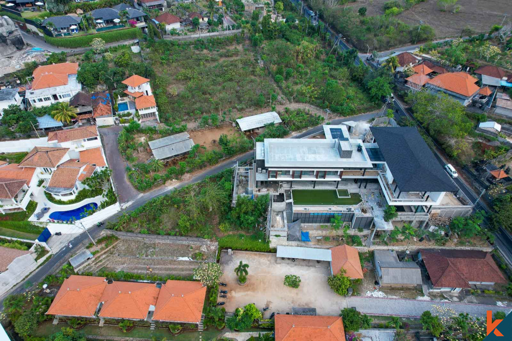 Sebidang tanah sewa yang langka dengan pemandangan laut dan desain vila