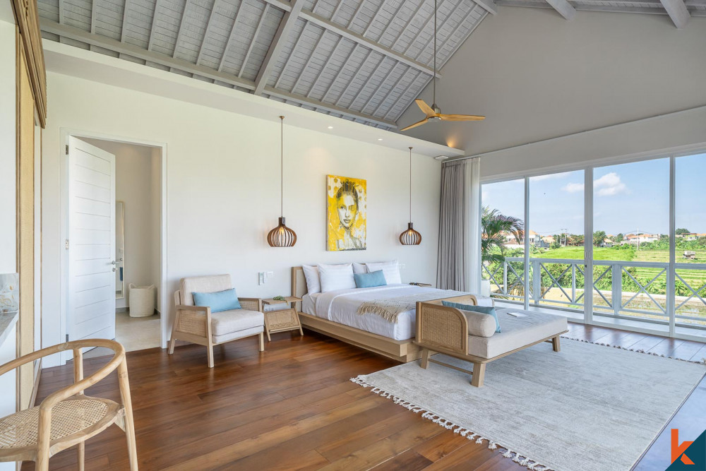 Magnifique villa moderne de quatre chambres à louer dans le quartier recherché de Canggu