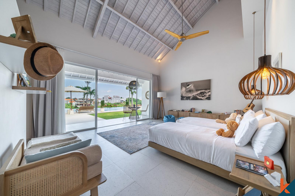 Magnifique villa moderne de quatre chambres à louer dans le quartier recherché de Canggu