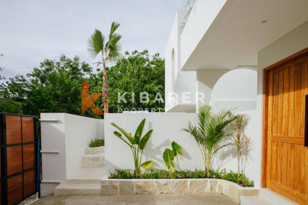 Mediterranean Breeze Three-bedroom Villa with Enclosed Living for Rent in Jimbaran