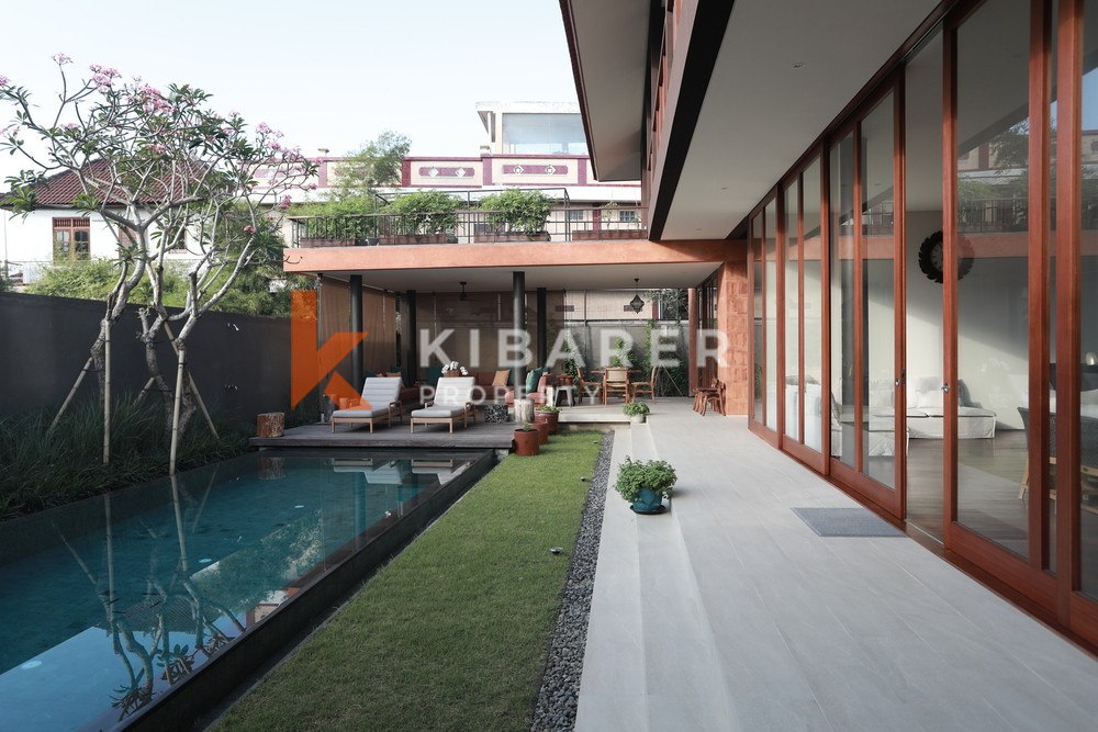 Brand New Stunning Four-Bedroom Enclosed Living Luxury Villa Walking distance to Jimbaran Beach