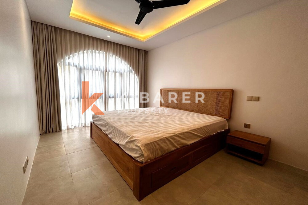 Chic One-Bedroom Tropical Apartment Walking Distance to Seseh Beach