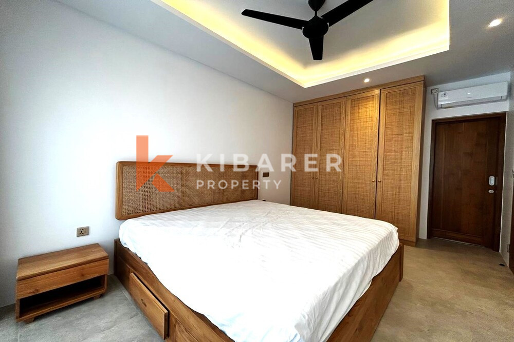 Chic One-Bedroom Tropical Apartment Walking Distance to Seseh Beach