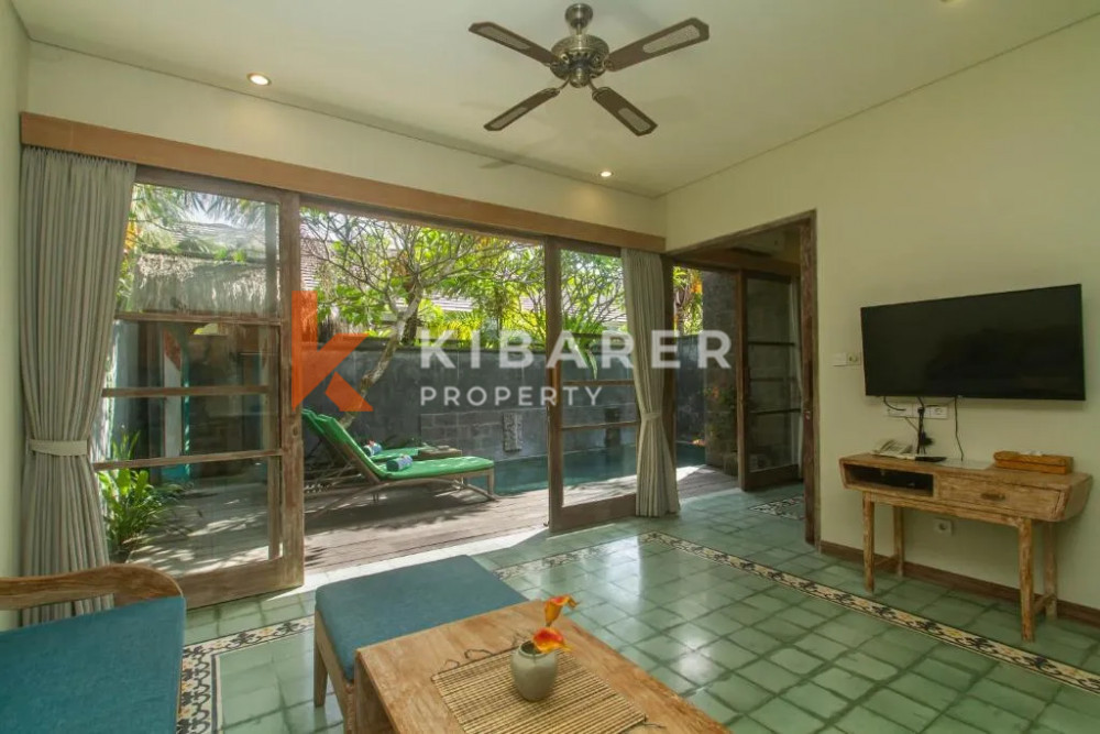 Beach Breeze Villa Comes with One-Bedroom and Enclosed Living in Sanur