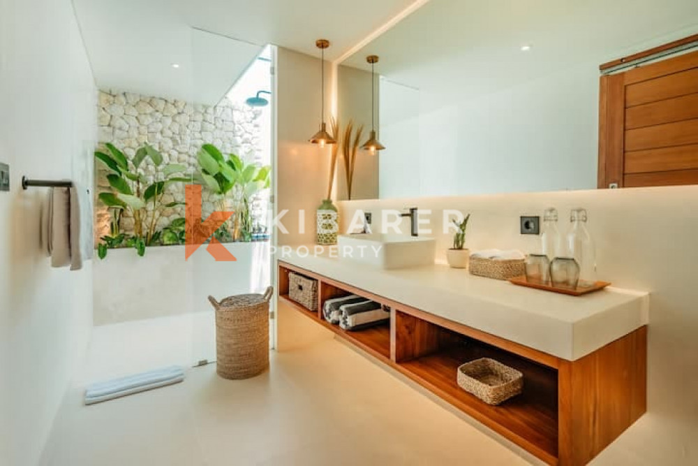 Stunning Three-Bedroom Closed Living Villa Set in Canggu