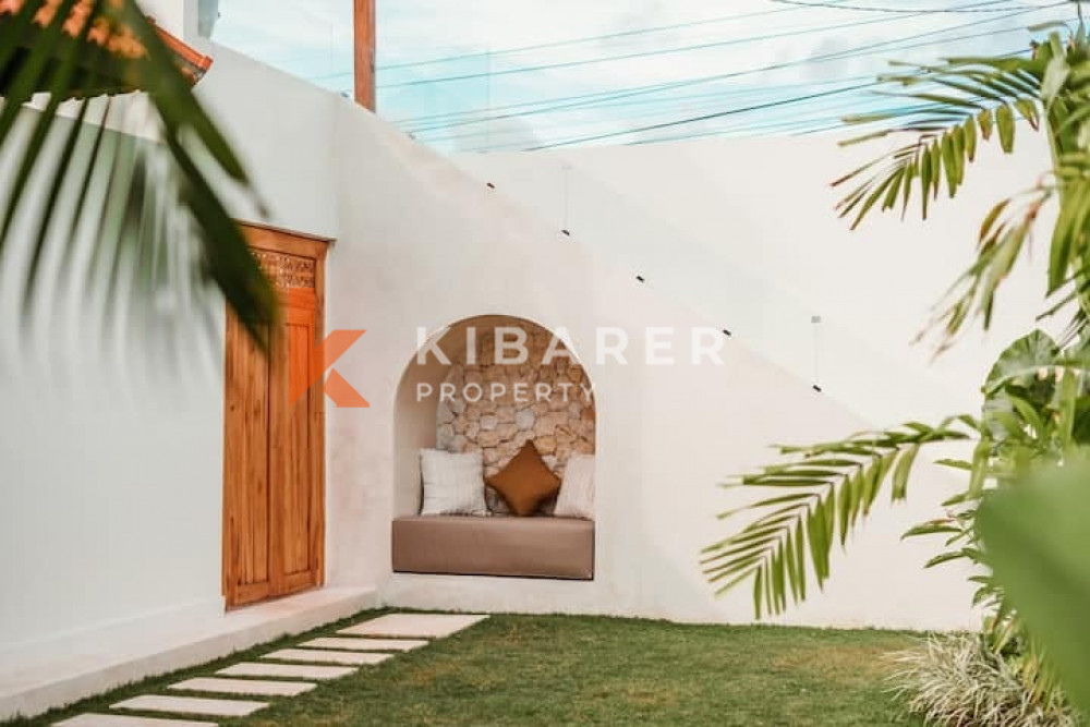 Stunning Three-Bedroom Closed Living Villa Set in Canggu