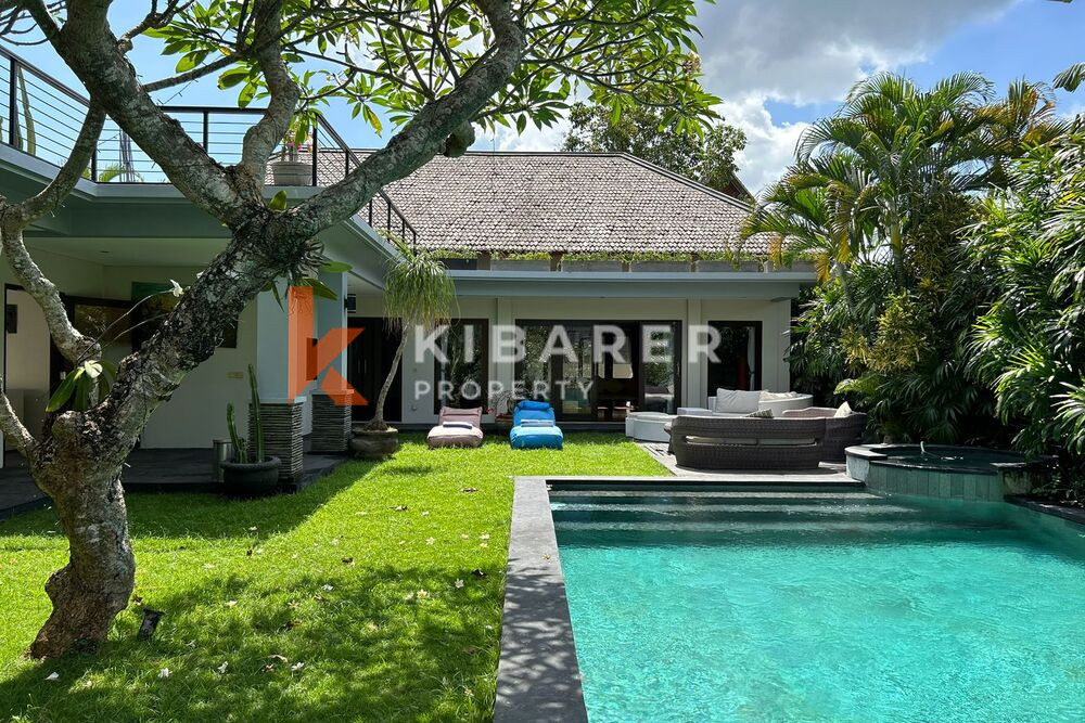 Superbe villa fermée de trois chambres près de la plage de Pererenan