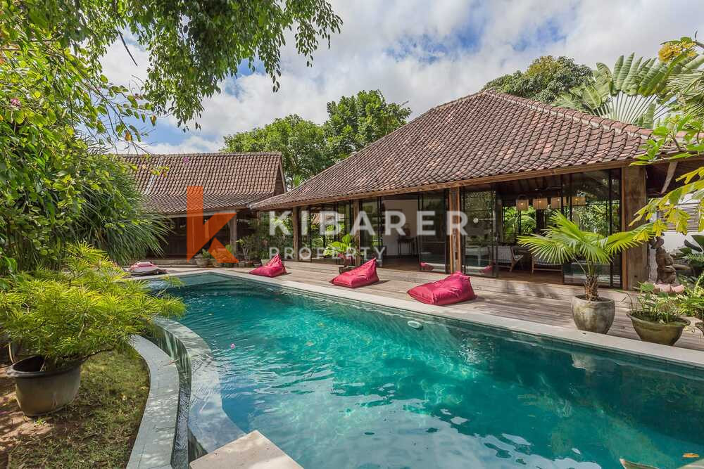 Luxurious Five Bedrooms Freehold Villa for Sale in Canggu