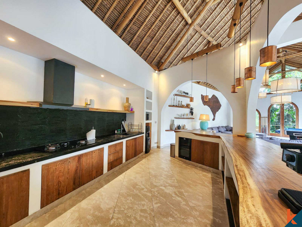 High quality tropical six bedroom leasehold estate in Ubud