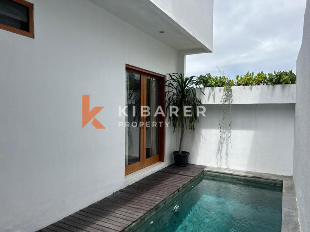 Stunning Three-Bedroom Enclosed Living Tropical Villa with Jacuzzi in Ungasan