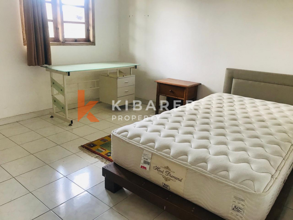 Vila Tiga Kamar Tidur Klasik di Umalas