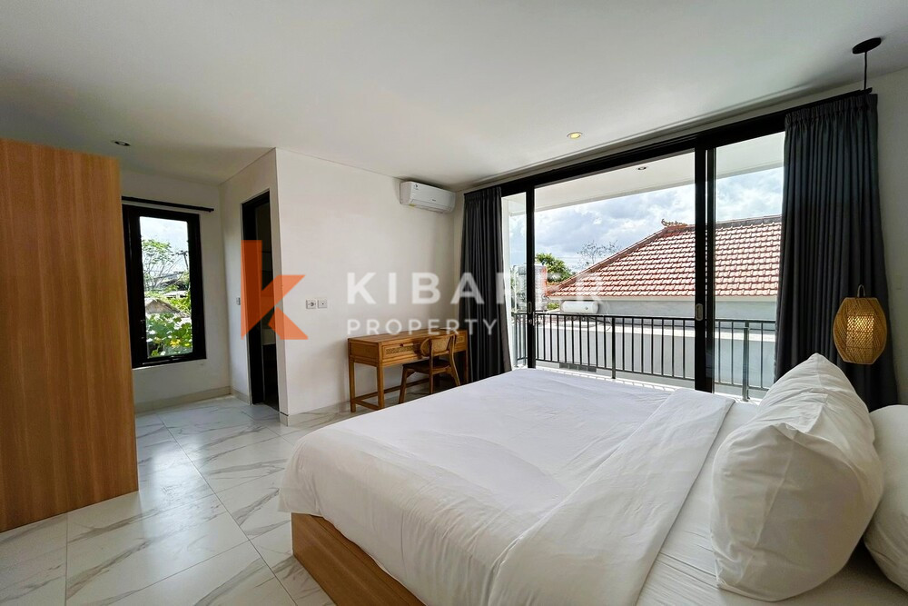 Serene Getaway Two-Bedroom Tropical Villa with Enclosed Living Room in Canggu