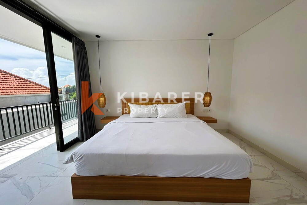 Serene Getaway Two-Bedroom Tropical Villa with Enclosed Living Room in Canggu