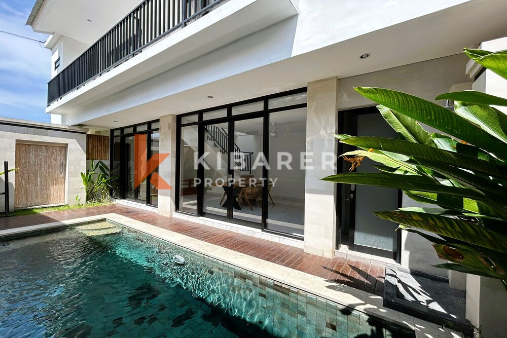 Serene Getaway Two-Bedroom Tropical Villa with Enclosed Living Room in Canggu