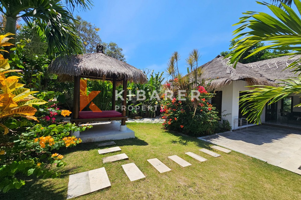 Homey Two-Bedroom Fully Furnished with Spacious Garden Open Living Villa Located in Ungasan