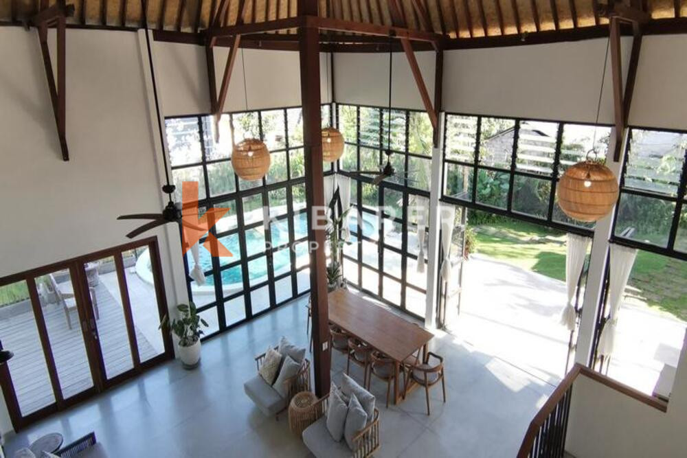 Spacieuse villa de quatre chambres à Canggu : votre retraite tropicale vous attend !