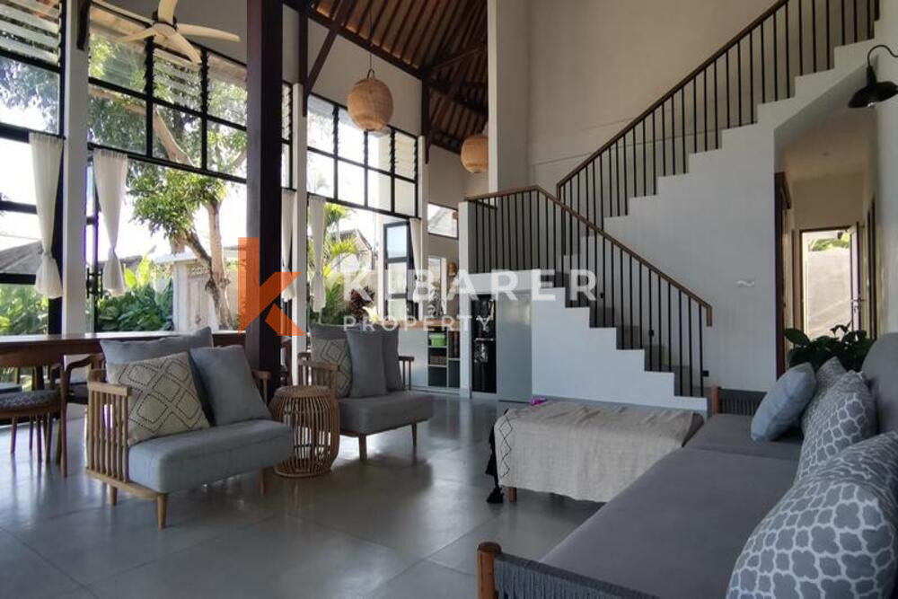 Spacieuse villa de quatre chambres à Canggu : votre retraite tropicale vous attend !