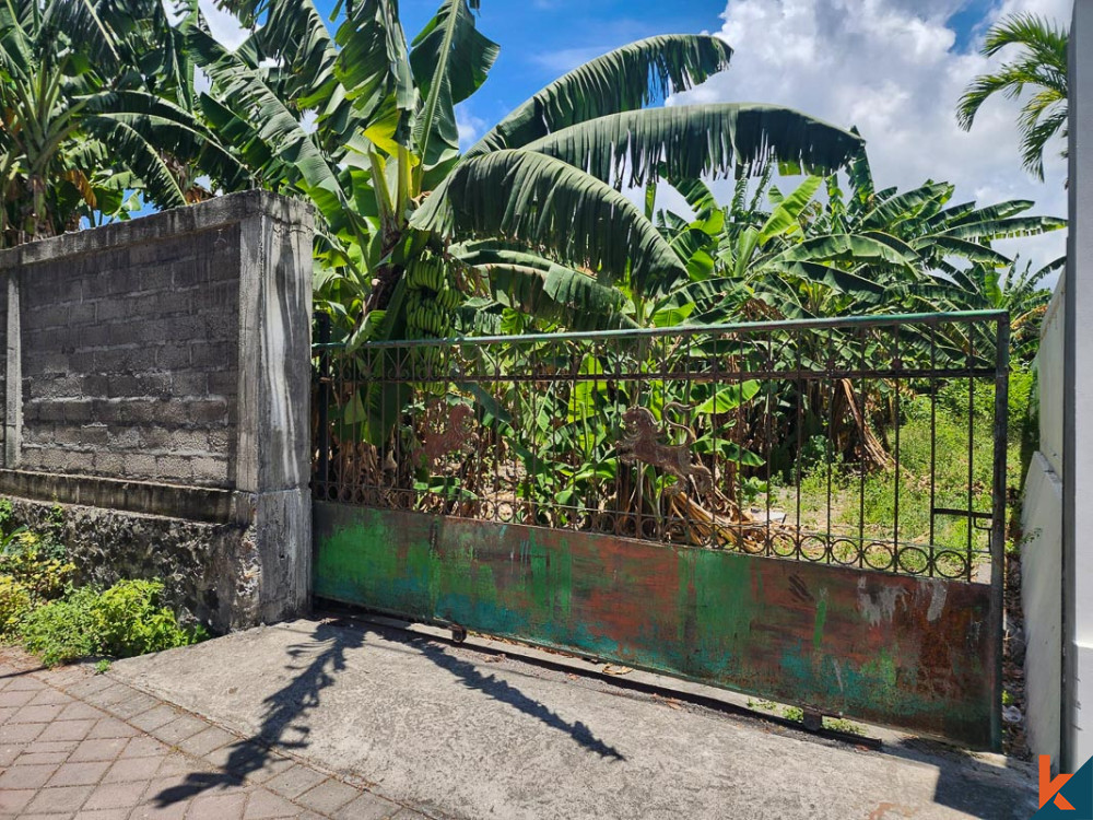 Rare petit terrain à bail dans le quartier résidentiel de Kerobokan