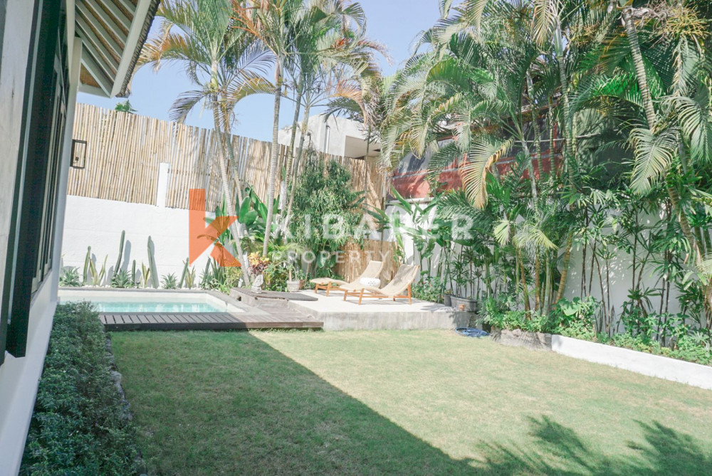 Lovely Two-bedromm Villa with Enclosed Living for Rent in Umalas