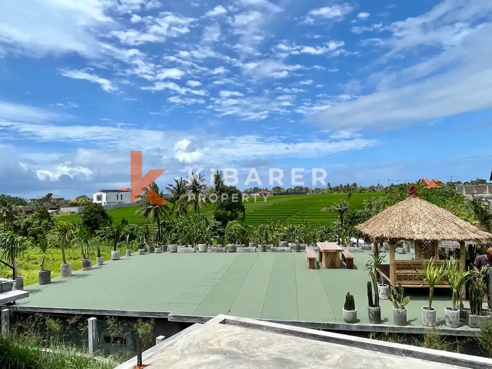 Villa de luxe fermée de six chambres avec une vue imprenable et une excellente circulation de l'air dans le Pererenan