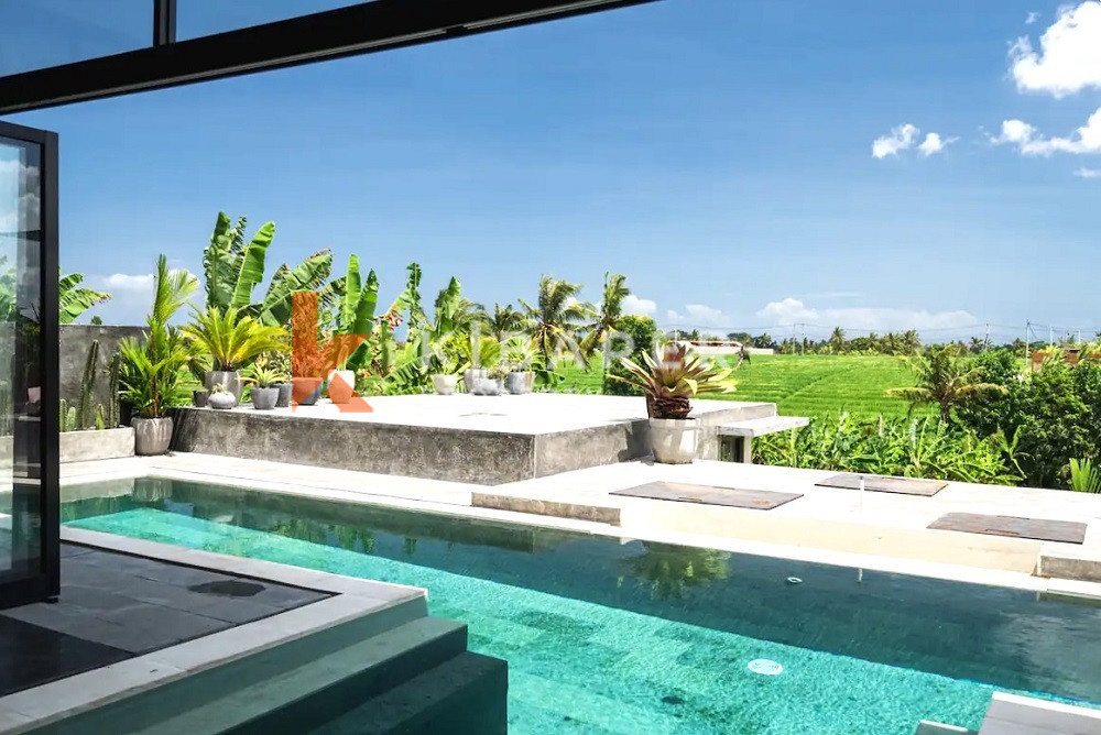 Villa de luxe fermée de six chambres avec une vue imprenable et une excellente circulation de l'air dans le Pererenan