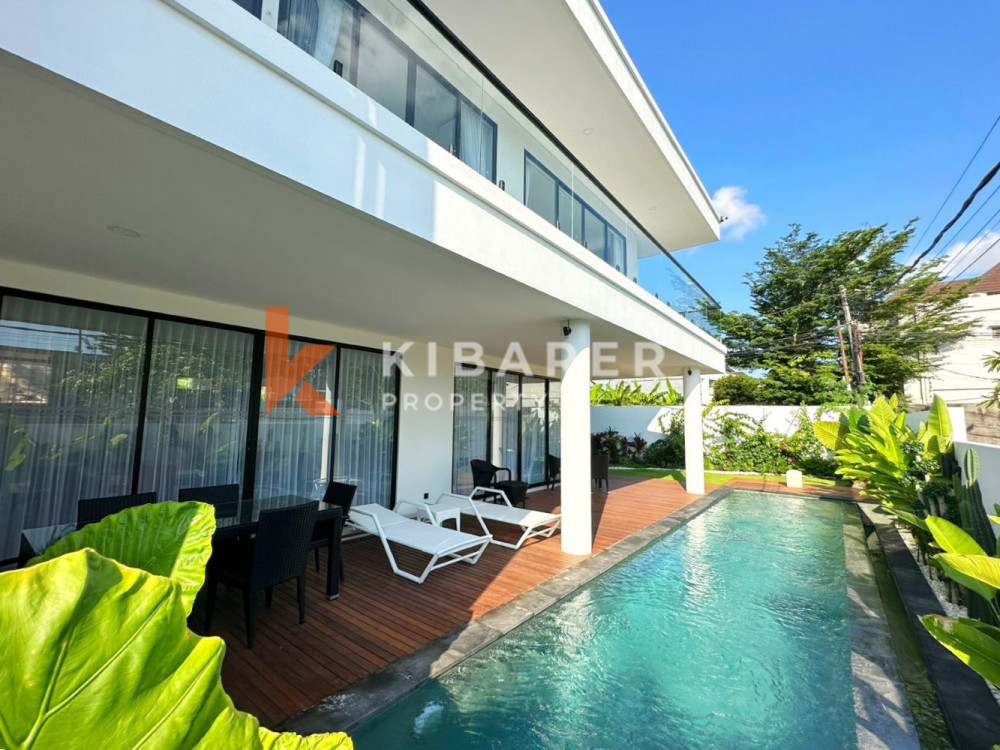 Freshly Built Three Bedroom Villa with Enclosed Living in Umalas