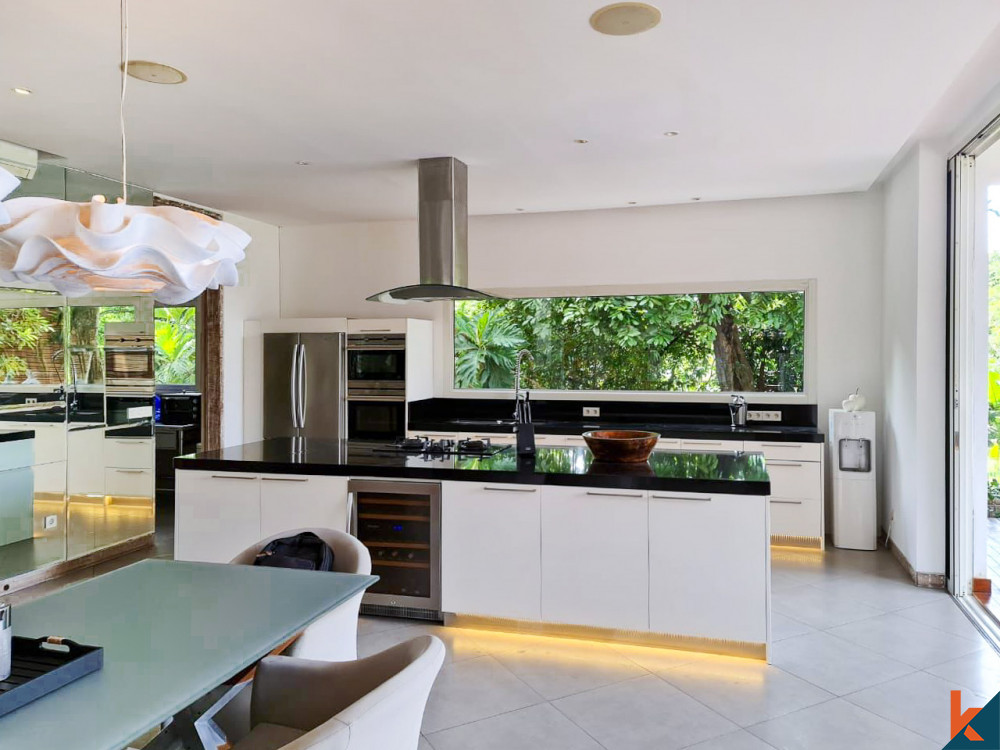 Immediate good return for this beautiful four bedroom leasehold estate in Kerobokan