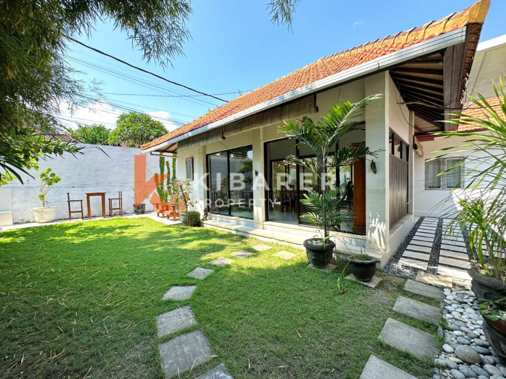 Cozy Four Bedrooms Closed living villa In Umalas