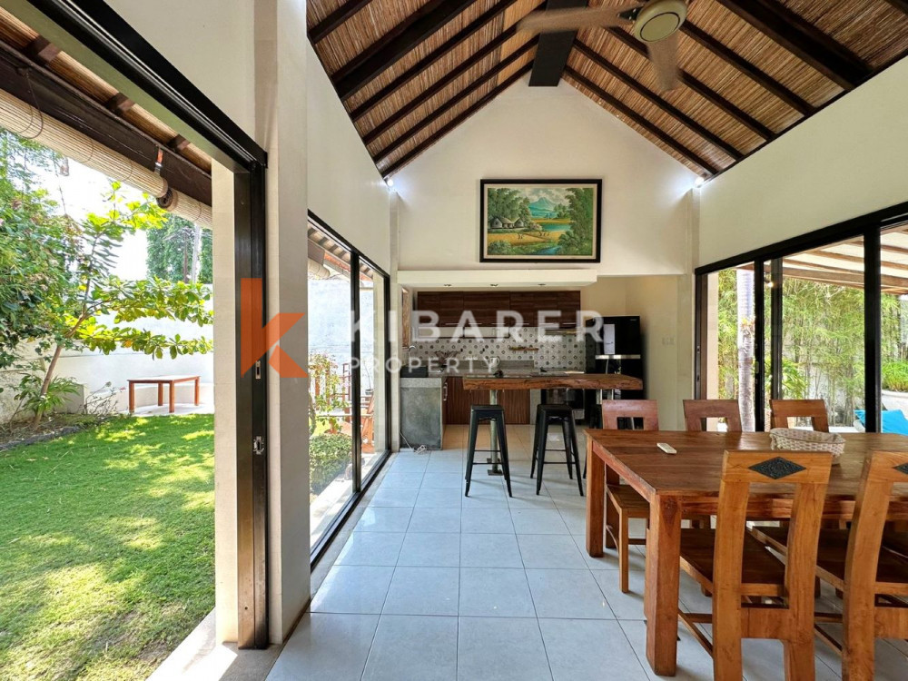 Cozy Four Bedrooms Closed living villa In Umalas