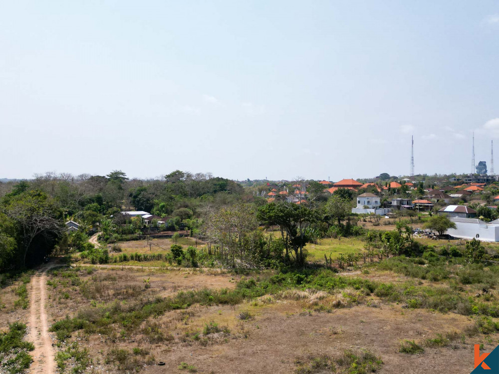 Superbe terrain en pleine propriété de 97 ares à proximité de la plage à Ungasan