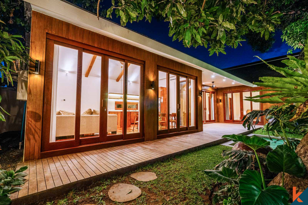 Superbe nouvelle villa de trois chambres à louer dans le quartier chaleureux de Sanur