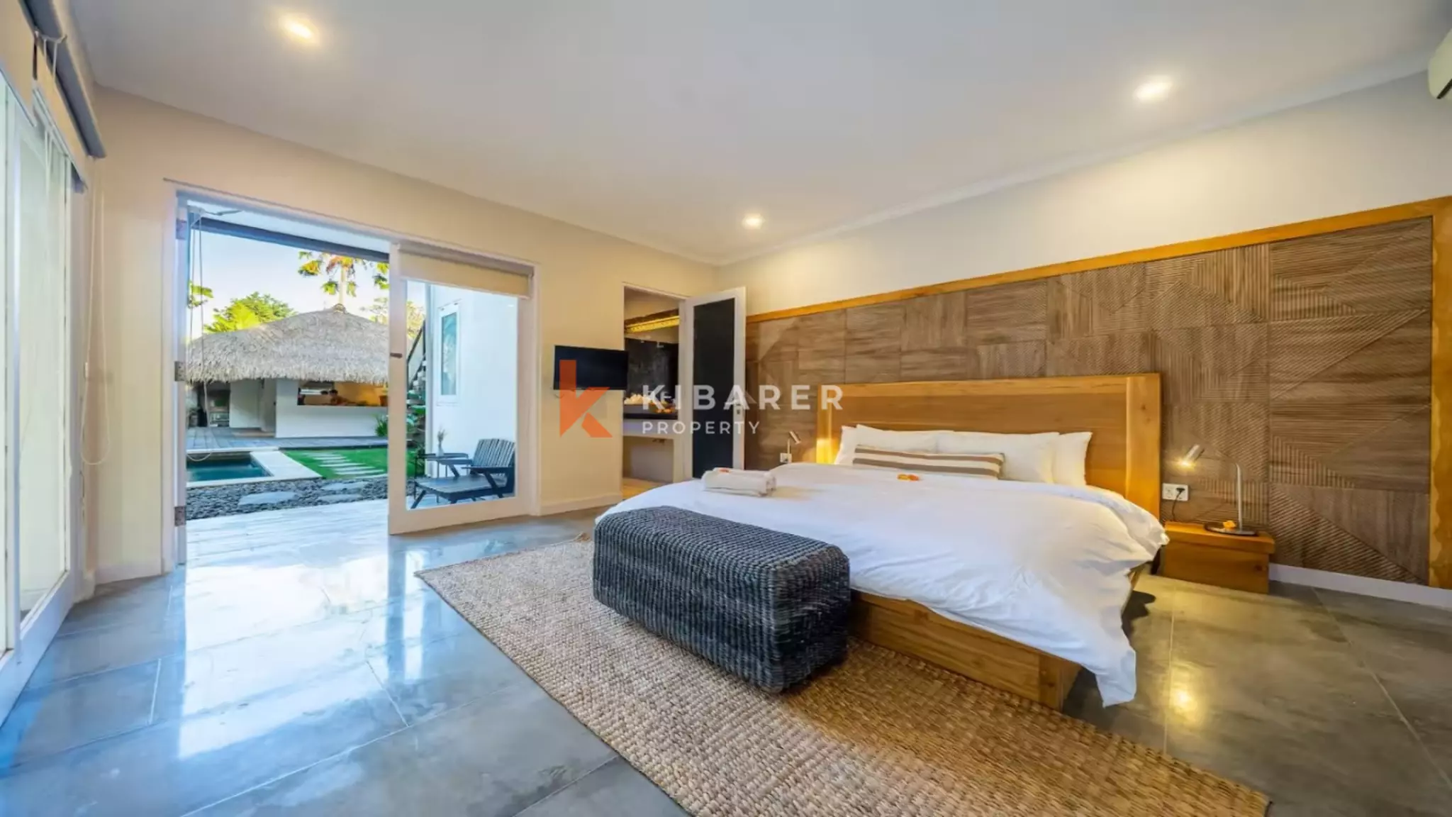 Superbe villa de quatre chambres à coucher sur deux étages, nichée à Canggu