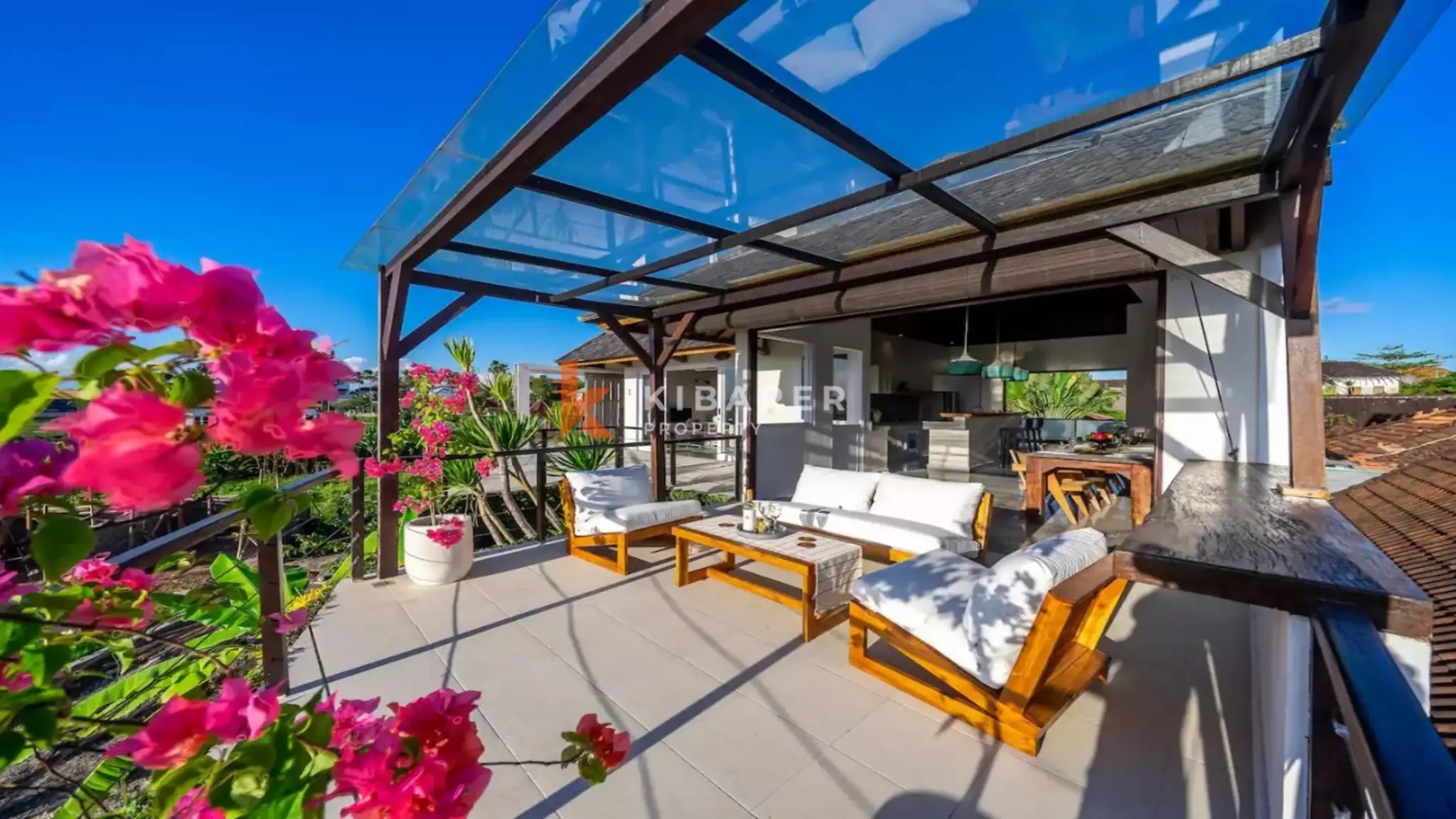 Superbe villa de quatre chambres à coucher sur deux étages, nichée à Canggu