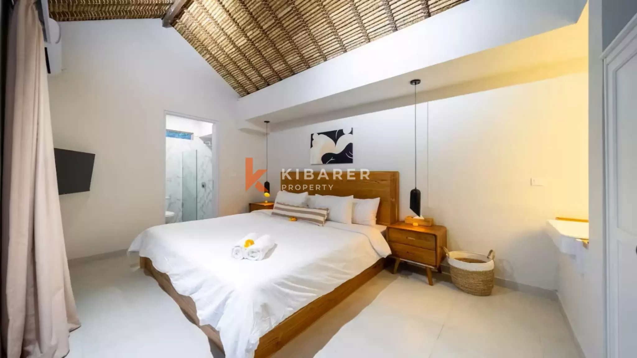 Superbe villa de quatre chambres à coucher sur deux étages, nichée à Canggu