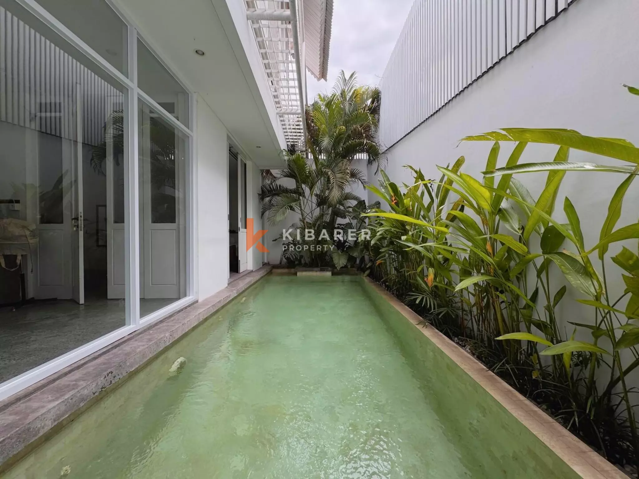 Stylish Three Bedrooms Enclosed Living Villa in Berawa