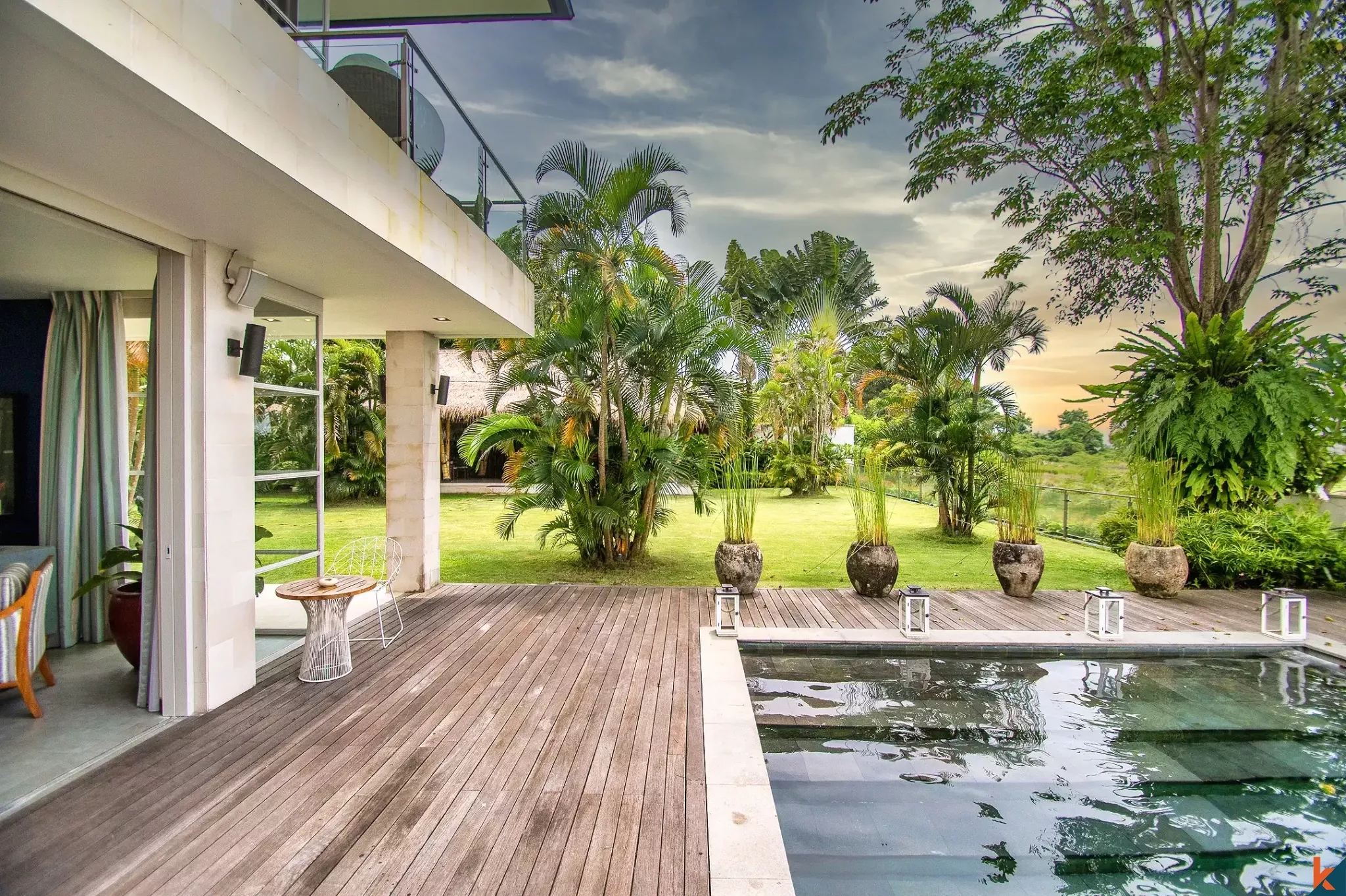 Magnifique domaine en pleine propriété de quatre chambres avec une vue imprenable sur la verdure à vendre à Munggu