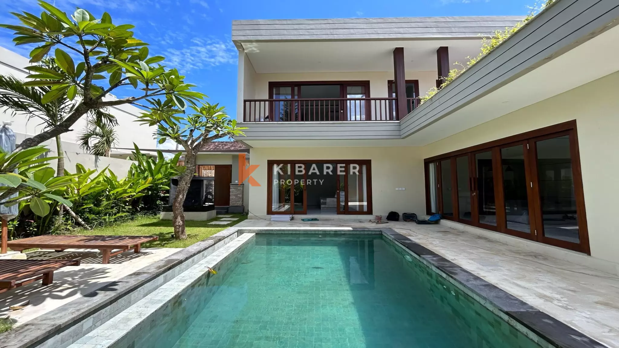 Charming Three-Bedroom Enclosed Living Two Storey Villa in Umalas