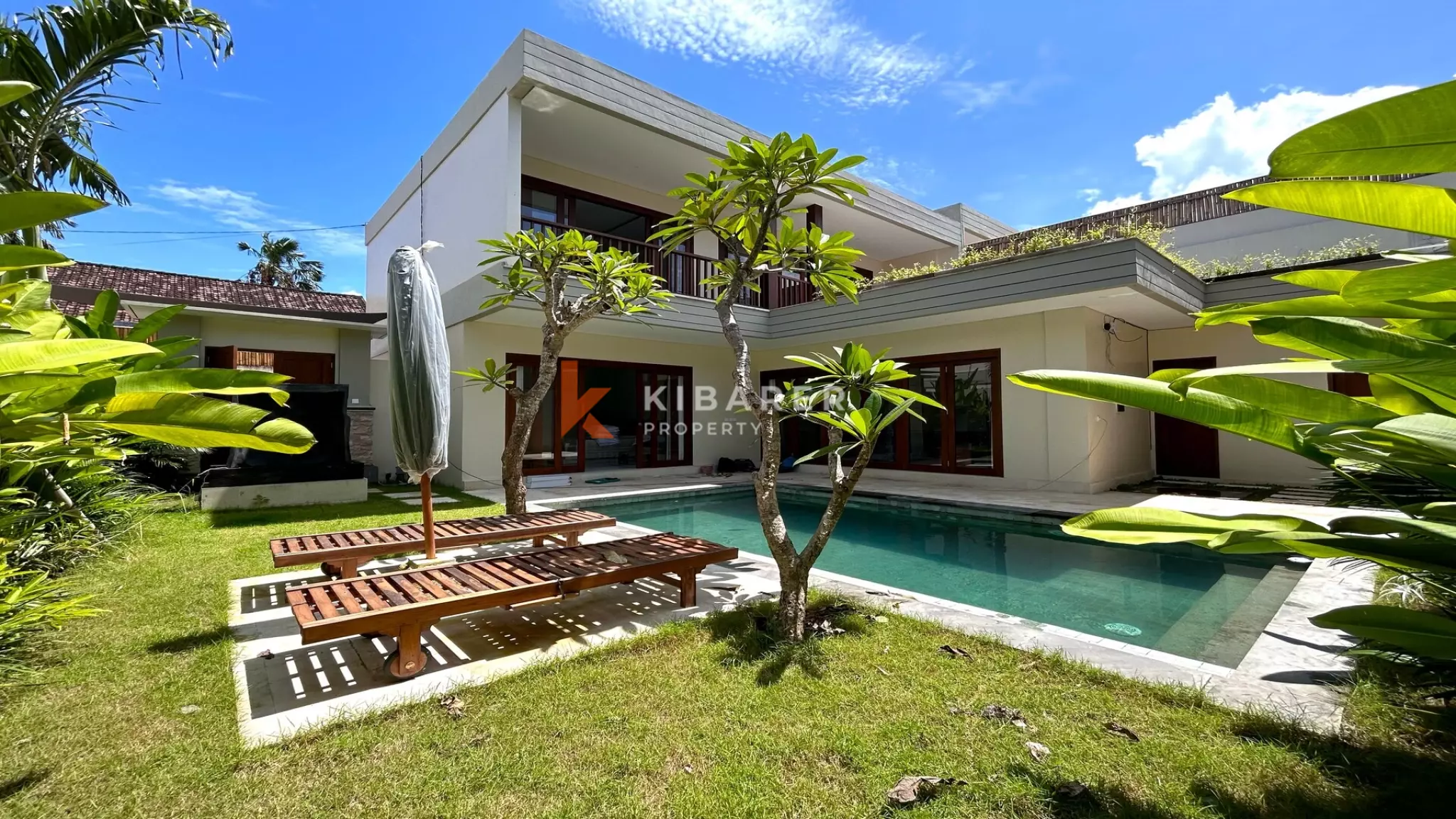 Charming Three-Bedroom Enclosed Living Two Storey Villa in Umalas