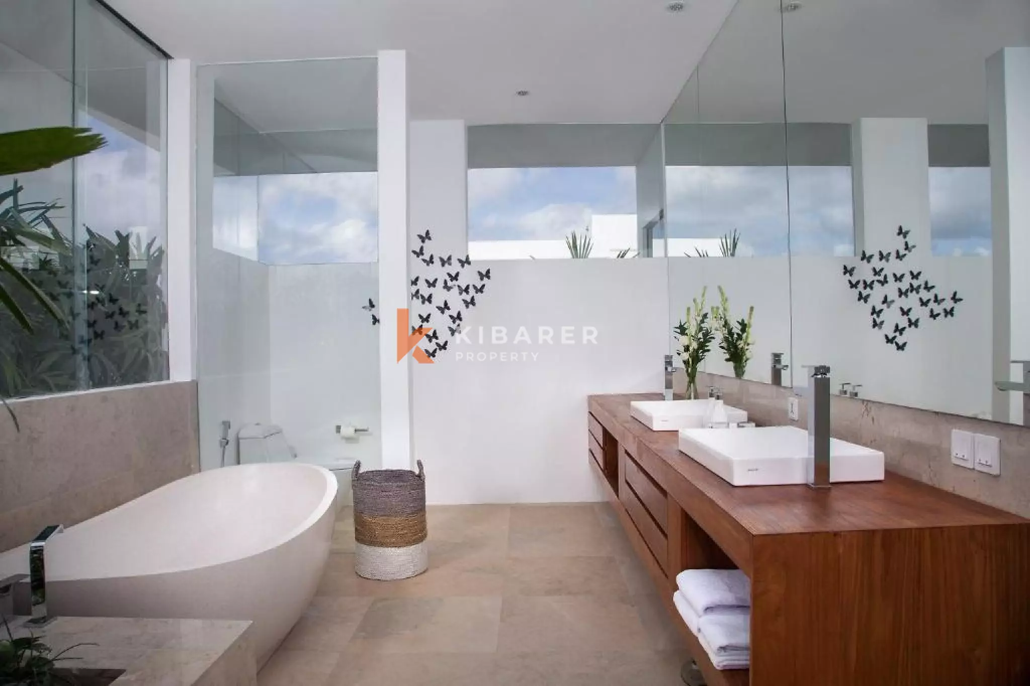 Ultimate Five-Bedroom Luxury Villa with Gym room in Tumbak Bayuh